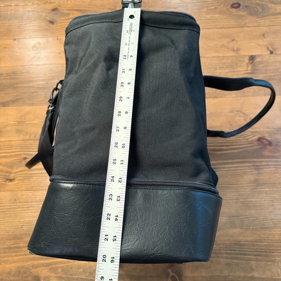 BEIS The Original Weekender Black Travel Bag Luggage Carry-On Vacation - Picture 8 of 11